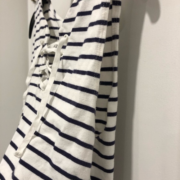 Size Small White and navy blue crop top - Picture 4 of 5